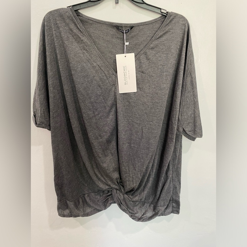 NWT BloomChic gray knot front top Size Medium